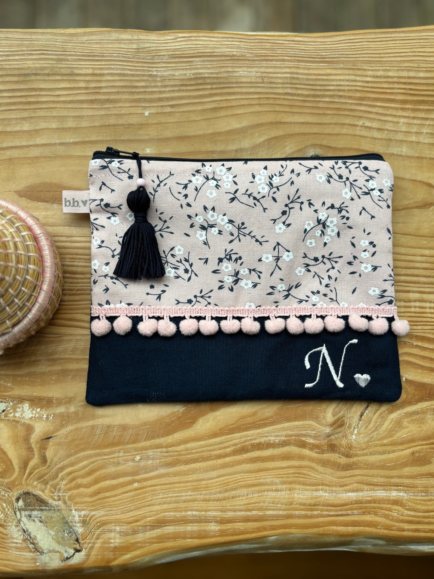 pochette blu e rosa personalizzata con iniziale N